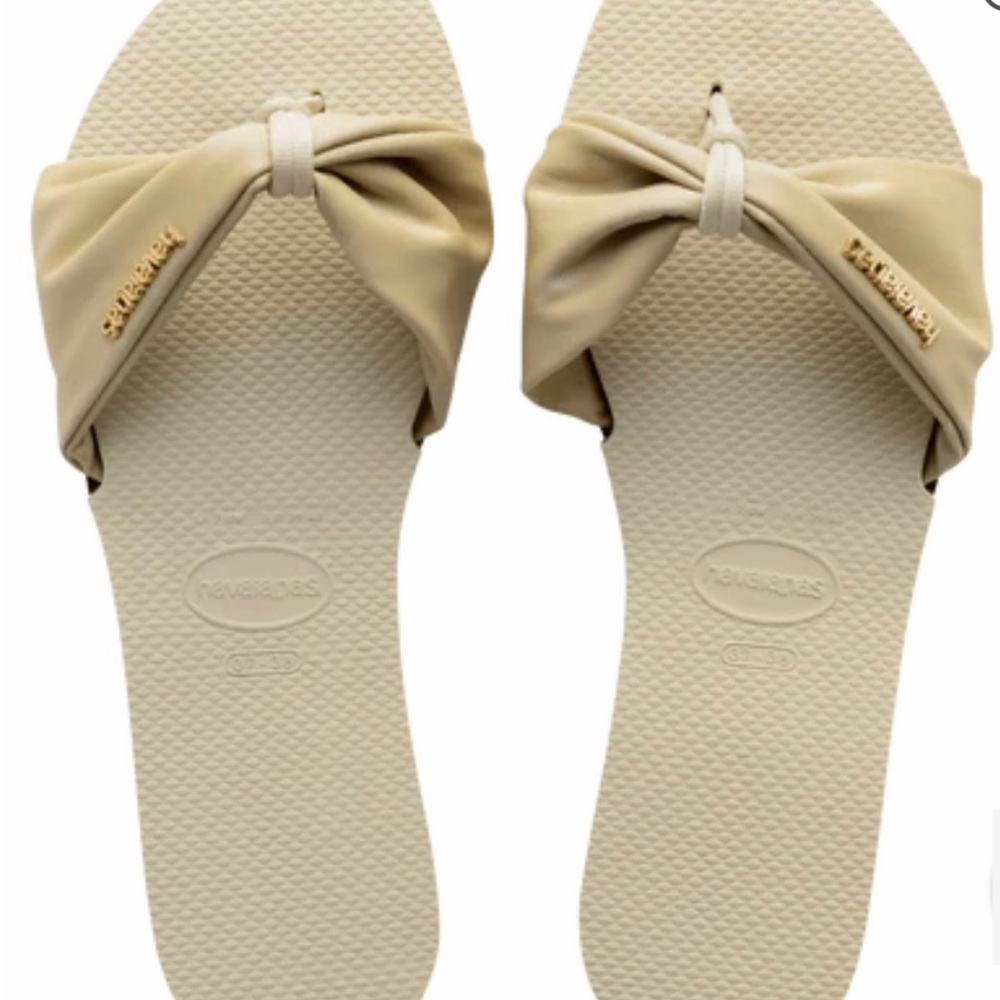 Havaianas Women's You St. Tropez Classic Sandals. Beige size USA 36 W